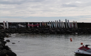 Retour en images sur la manifestation de surfeurs à St-Gilles