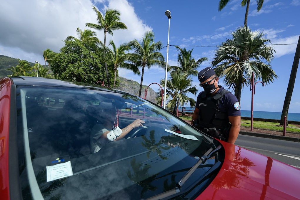 [Photos] Confinement: Opération de contrôle de police au Barachois 