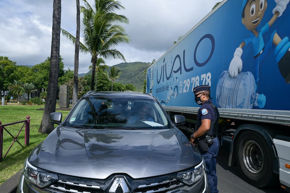 [Photos] Confinement: Opération de contrôle de police au Barachois 
