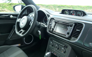 VW Coccinelle Sport, elle a du faire de la musculation...