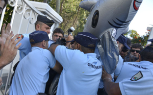 Retour en images de la mobilisation des surfeurs devant la Réserve marine