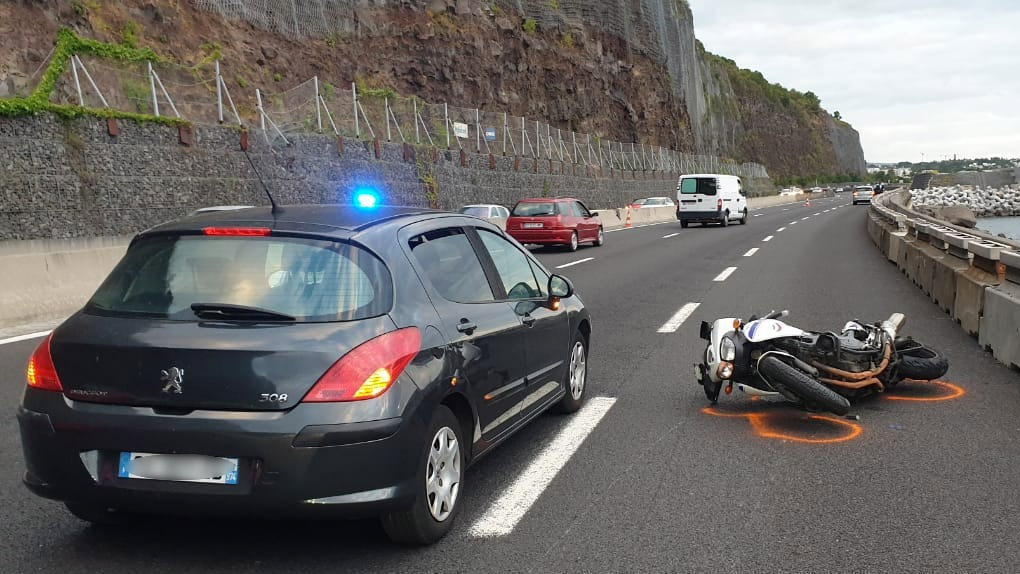 Accident route du Littoral : Un motard de la Police chute
