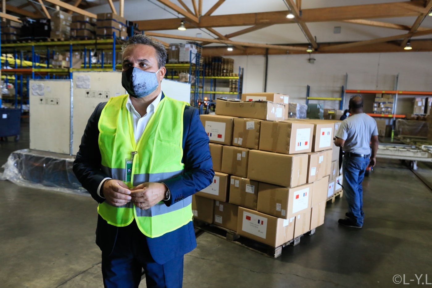 Réception de la première machine de production de masques pour La Réunion et réception de masques en provenance de Tianjin