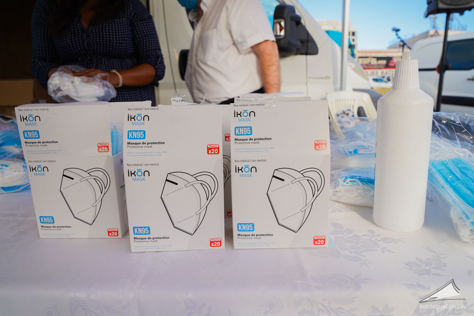 Retour en images : Remise des masques de protection aux entreprises de proximité
