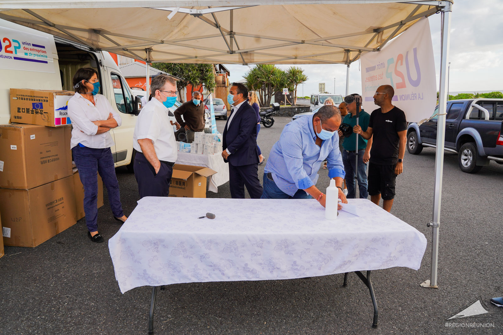 Retour en images : Remise des masques de protection aux entreprises de proximité
