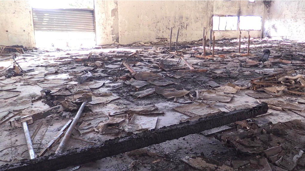 Un gymnase de Saint-André part en fumée en vidéo