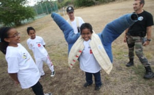 1000 Sourires fait découvrir les métiers de la gendarmerie à 40 enfants