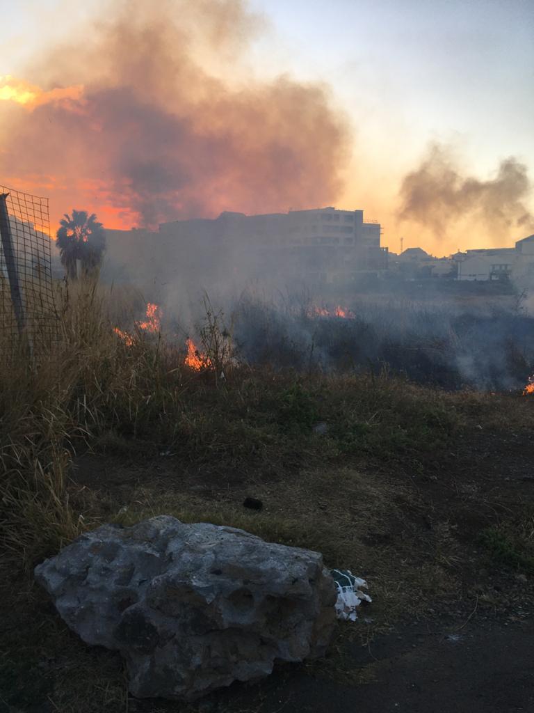 St-Denis: Le site de l'ex-Espace Océan ravagé par les flammes