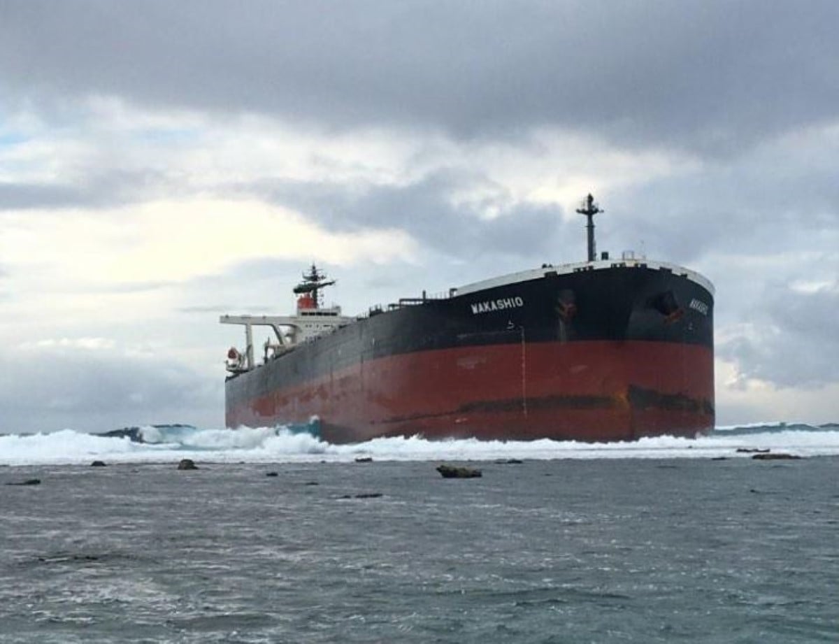 Pointe d’Esny : Le pétrolier Wakasio en difficulté, le National Oil Spill Contingency Plan activé