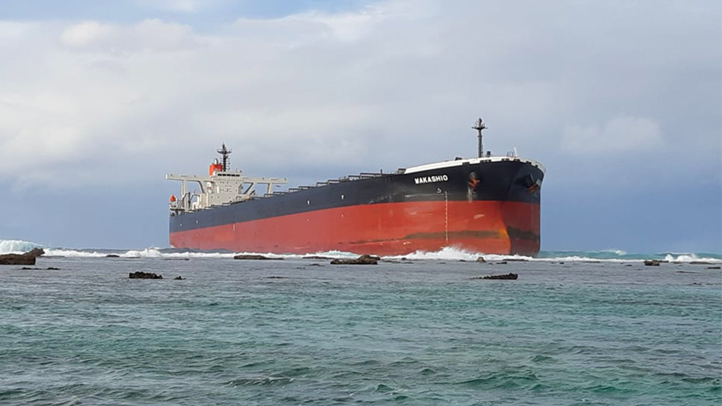 Un bateau de 300m de long s'échoue au sud de l'ile Maurice