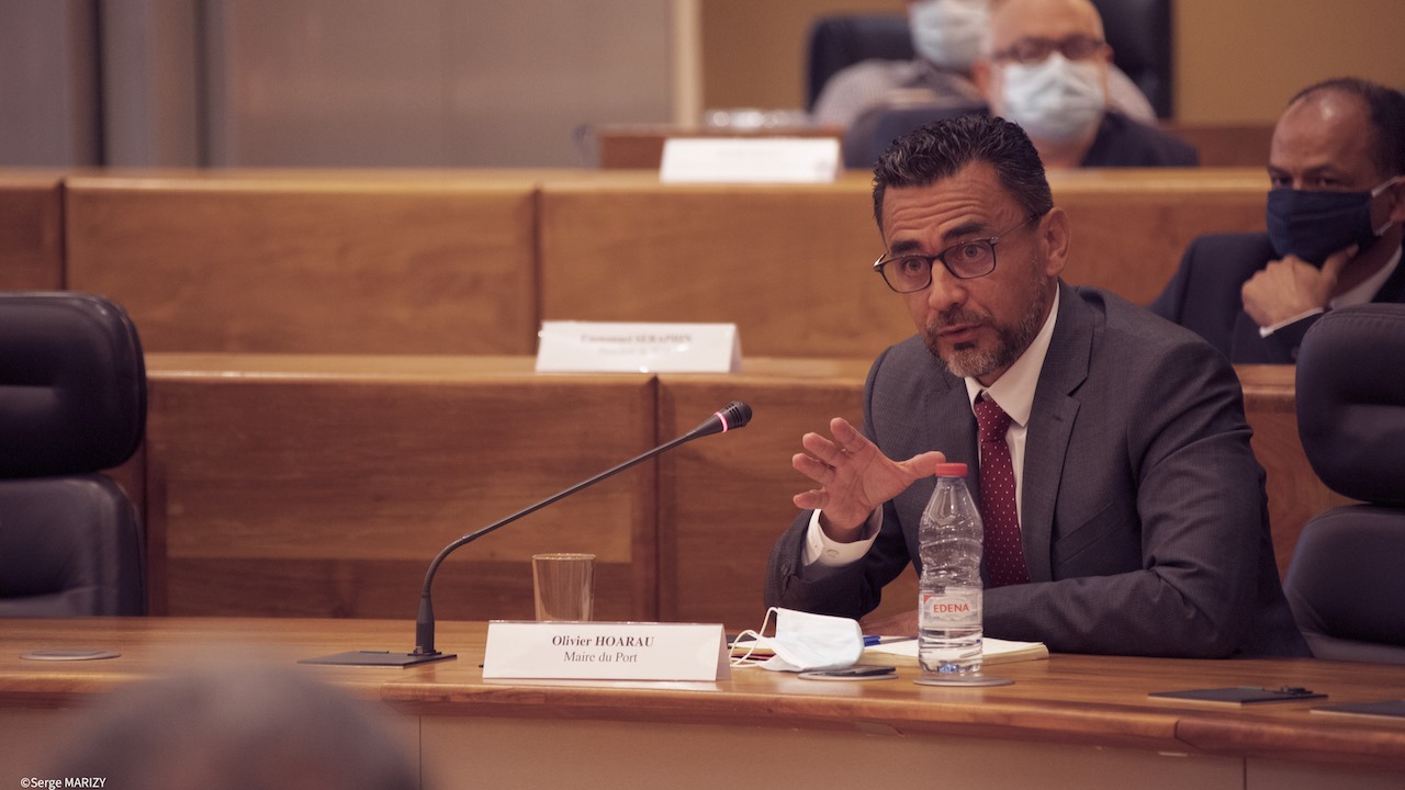 Photos - Gestion de la crise sanitaire : Les maires de La Réunion rencontrent Sébastien Lecornu