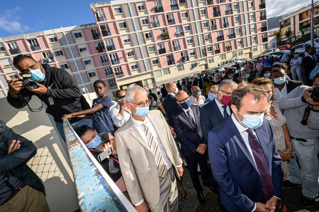 Retour en images sur la rencontre entre le ministre des Outre-mer et les habitants de logements sociaux
