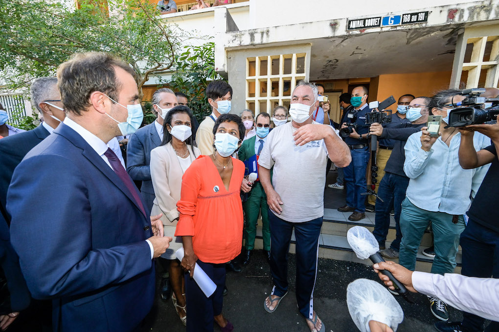 Retour en images sur la rencontre entre le ministre des Outre-mer et les habitants de logements sociaux