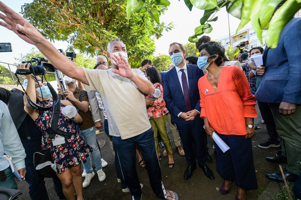 Retour en images sur la rencontre entre le ministre des Outre-mer et les habitants de logements sociaux