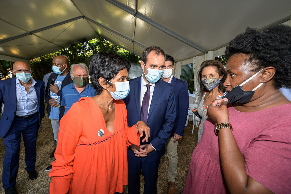 Retour en images sur la rencontre entre le ministre des Outre-mer et les habitants de logements sociaux