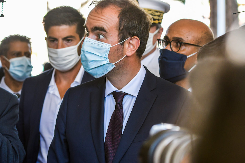 Retour en images sur la rencontre entre le ministre des Outre-mer et les habitants de logements sociaux
