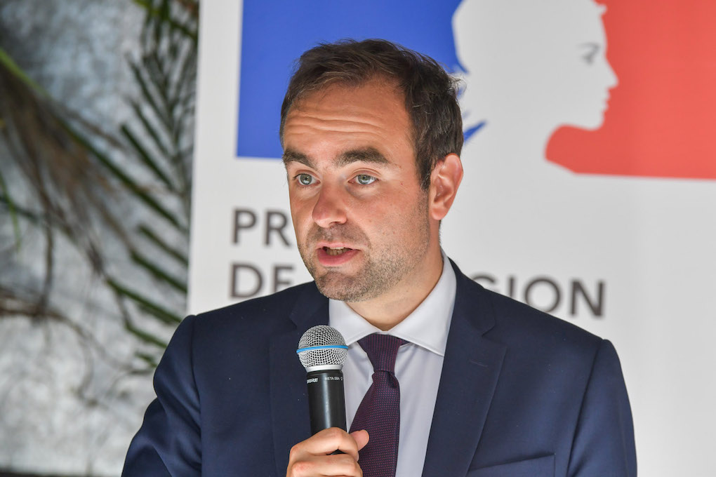 Retour en images sur la rencontre entre le ministre des Outre-mer et les habitants de logements sociaux