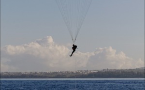 Exercice de sauvetage en mer: Des parachutistes largués dans la baie de St-Paul