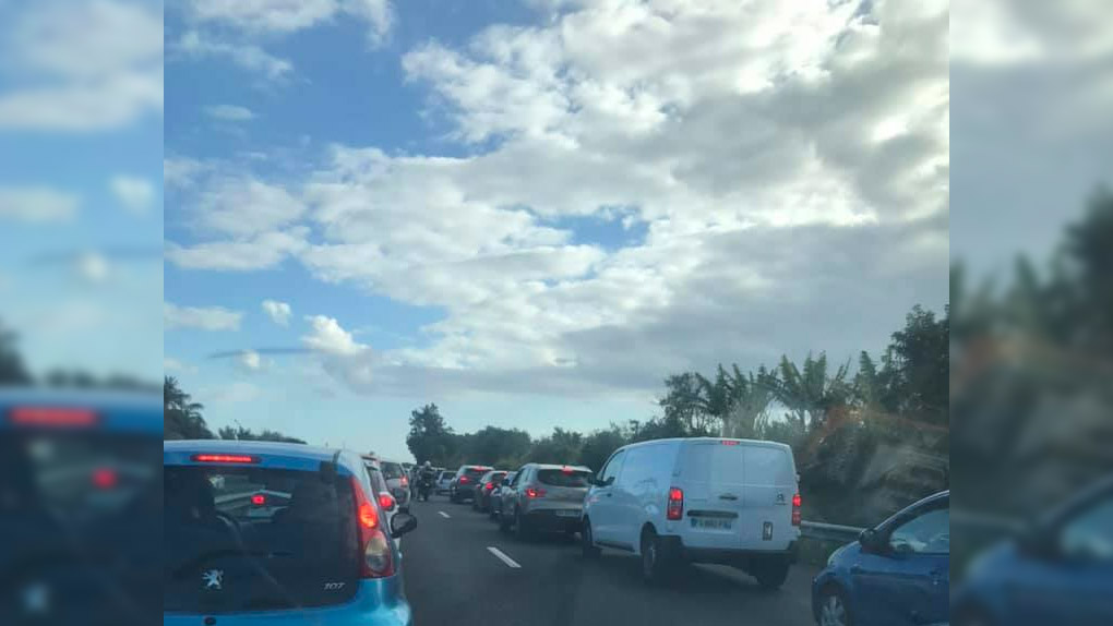 Plus de 10 km de bouchons depuis l'Est en direction du Nord