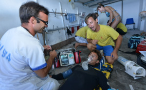 Retour en images sur une fausse attaque de requin aux Roches Noires
