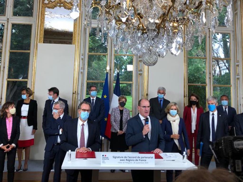 Didier Robert signe à Matignon l'accord de co-pilotage du Plan de relance économique