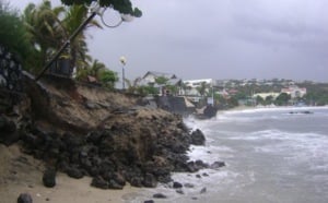 Photos: Quelques minutes après l'effondrement de l'esplanade des Roches noires