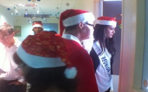 La féerie de Noël...à l'hôpital aussi, avec le Père Noël et Miss Réunion