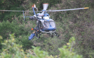 Spectaculaires images de l'hélitreuillage du corps découvert à St-Pierre