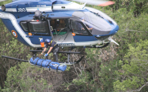 Spectaculaires images de l'hélitreuillage du corps découvert à St-Pierre