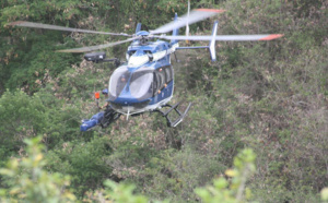 Spectaculaires images de l'hélitreuillage du corps découvert à St-Pierre