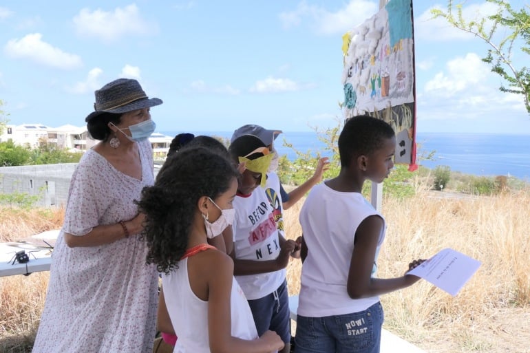 Restitution du « Livre de la Savane » à Plateau Caillou