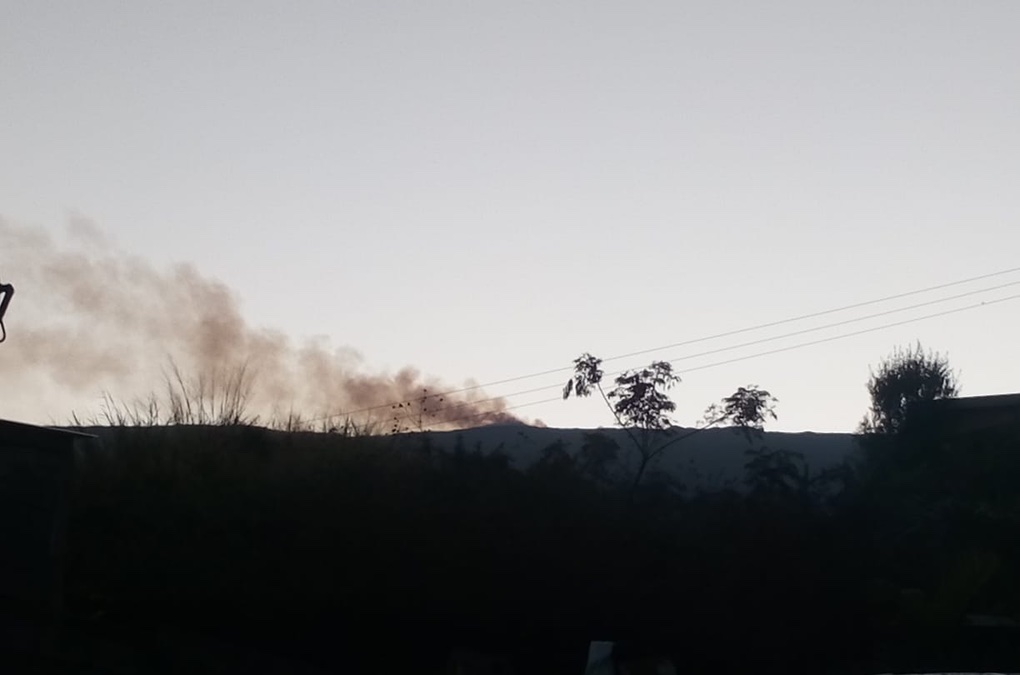Photos - Incendie au Maïdo : Intervention des pompiers en cours