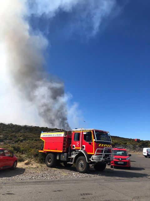 Incendie au Maïdo : la Ville lance un appel à la prudence