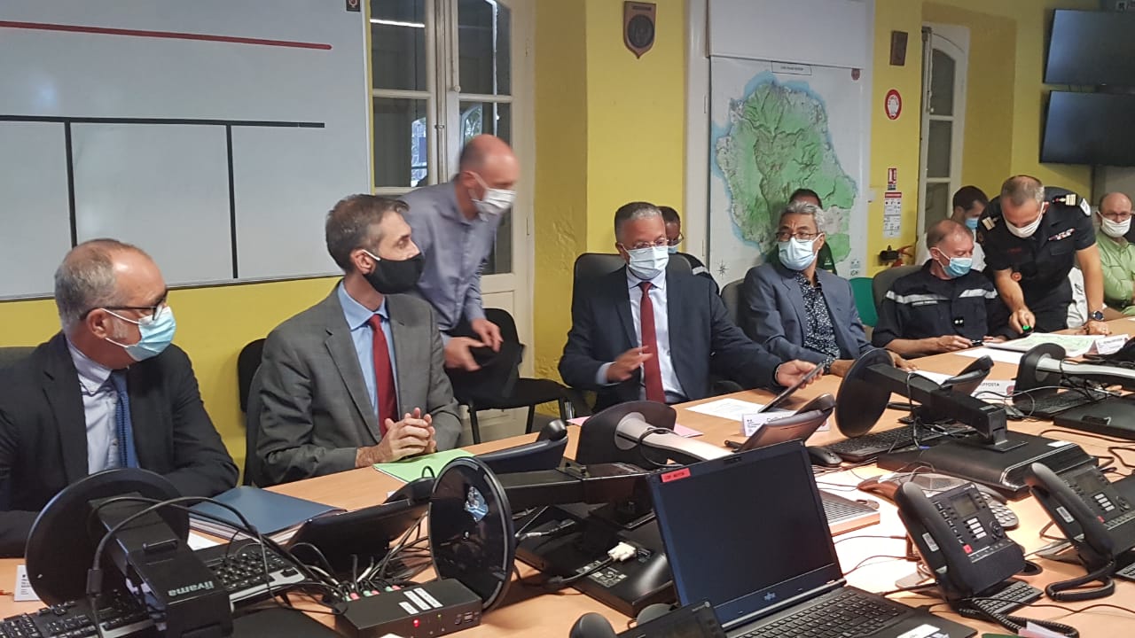 Incendie au Maïdo: Sébastien Lecornu à la cellule de crise