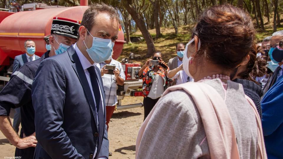 Retour en images au plus près de la journée marathon de Sébastien Lecornu à La Réunion