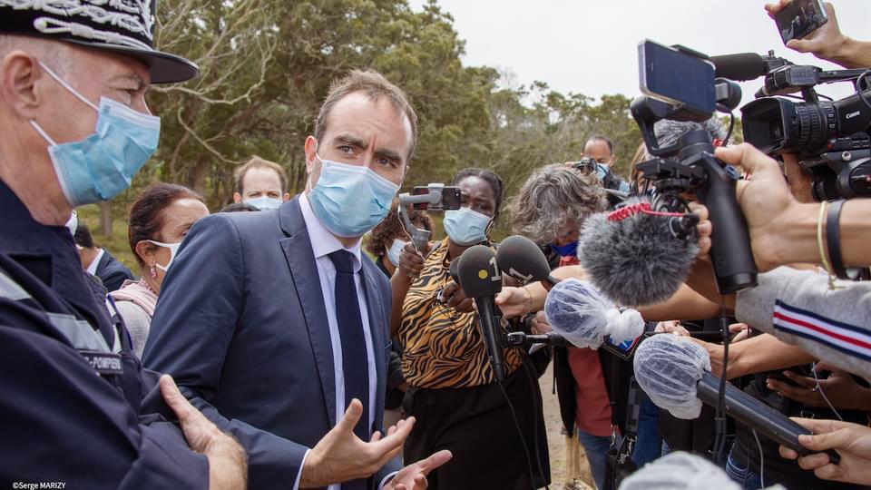 Retour en images au plus près de la journée marathon de Sébastien Lecornu à La Réunion
