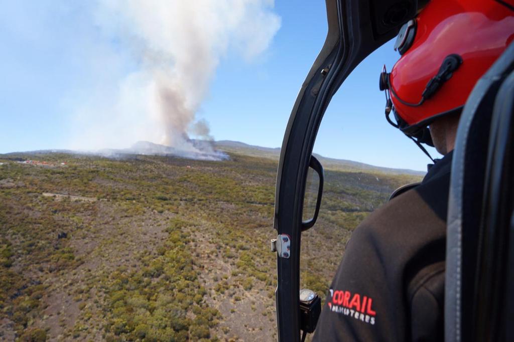 Les images saisissantes prises à bord des hélicoptères engagés sur l'incendie du Maïdo
