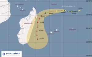 La dépression tropicale à 965km au Nord-Nord-Est de la Réunion