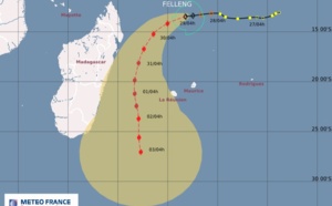 Felleng se renforce et se trouve à 835 km au Nord de la Réunion