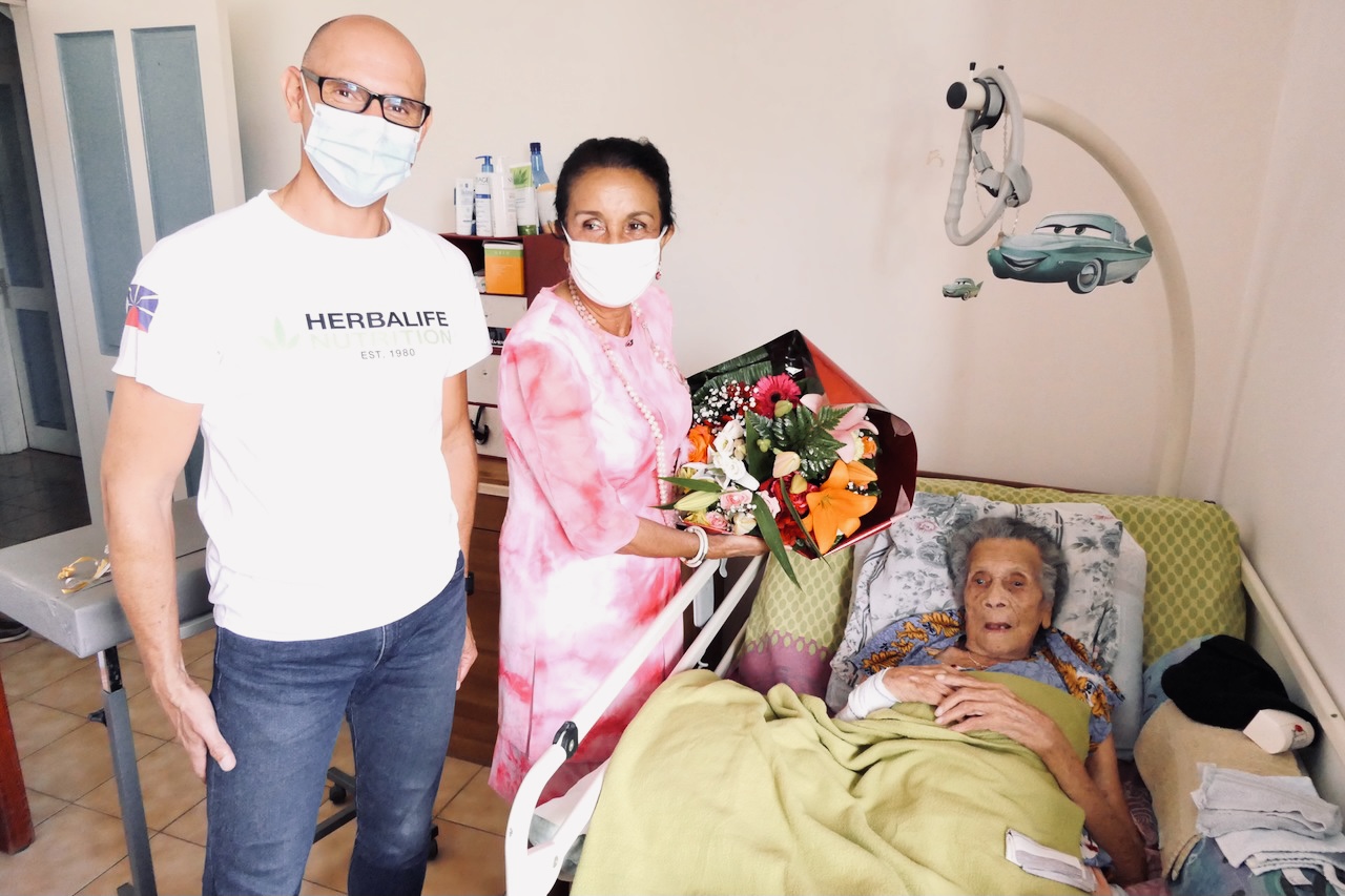 Marie Françoise HOAREAU fête ses 101 ans à Cambaie