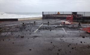Une grosse vague fait des dégâts sur le Barachois