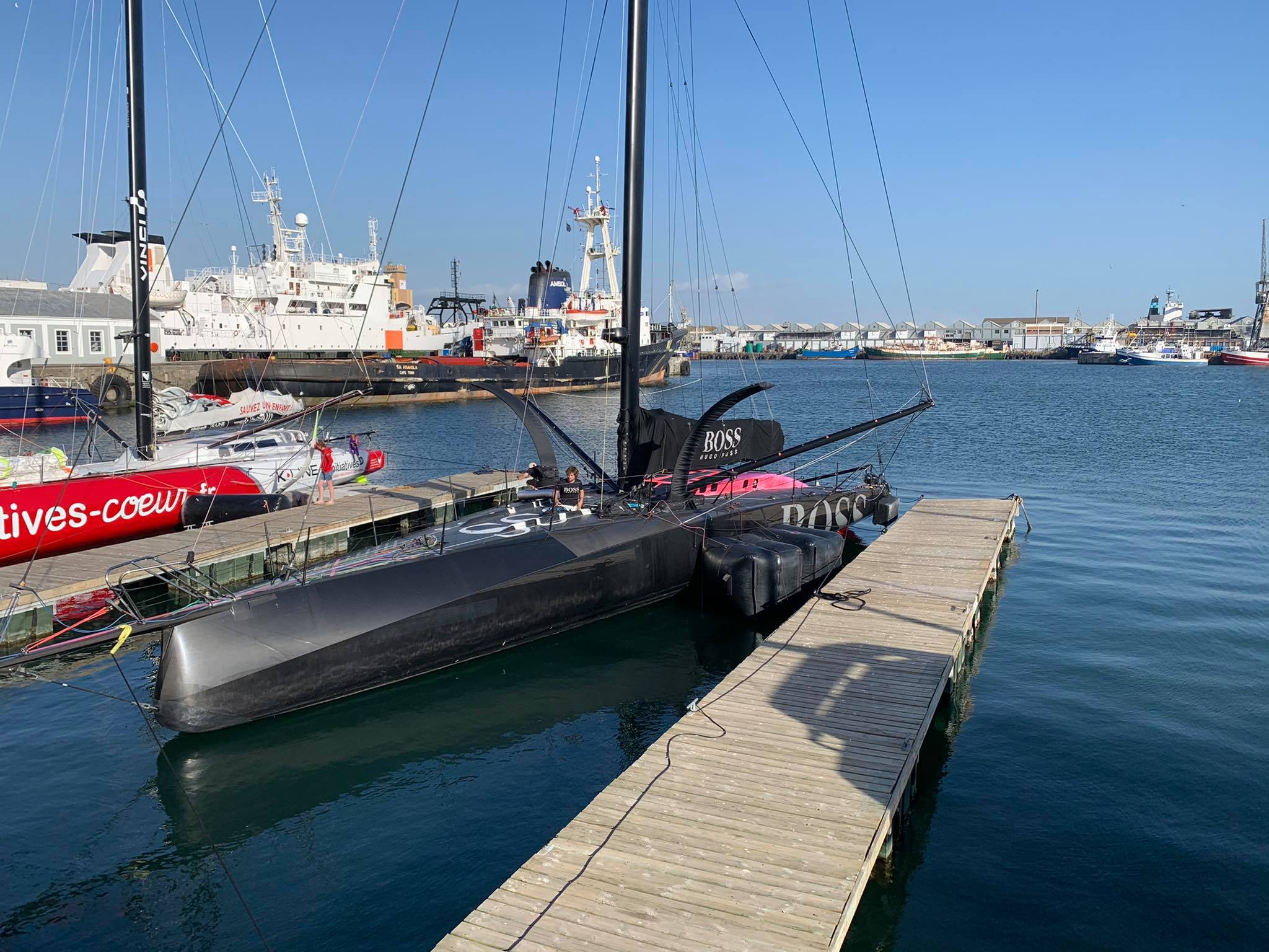 Vendée Globe : Tandis que Kevin Escoffier fait route vers La Réunion, trois bateaux abandonnent au Cap