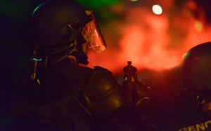 Les images marquantes de la nuit d'émeutes au Port