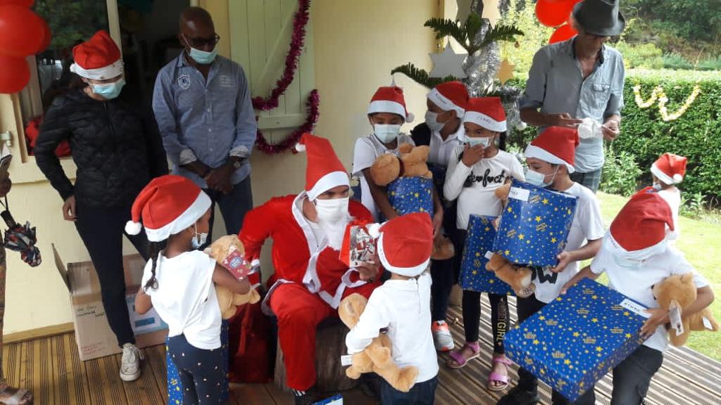 Le Père Noël à Mafate