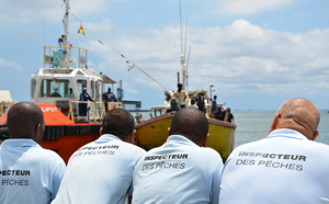 Maurice : Retour en images sur l'arraisonnement des bateaux de pêche sri-lankais