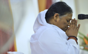 Amma a attiré des centaines d'admirateurs réunionnais