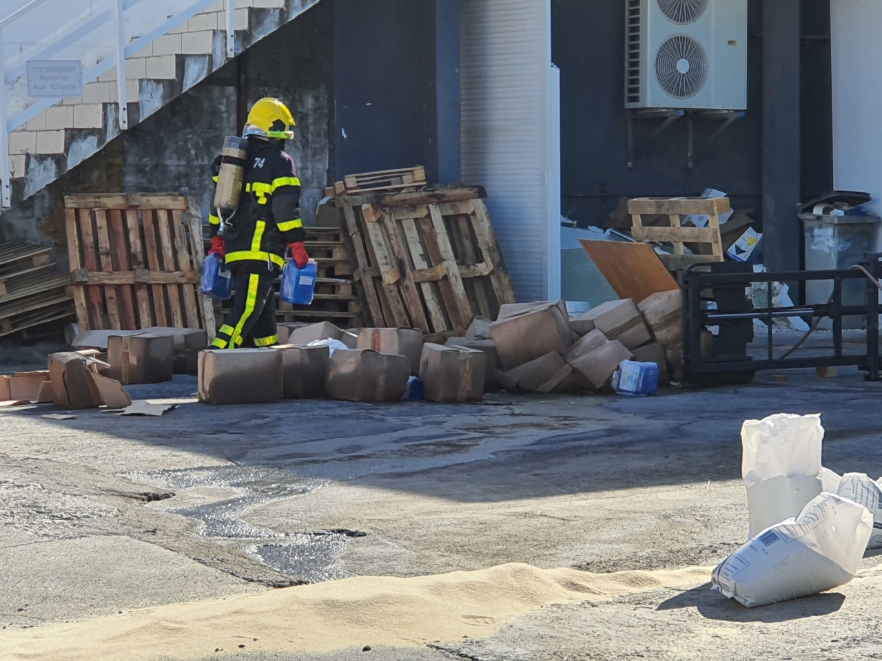 Sainte-Clotilde : De l'acide chlorhydrique se déverse par accident