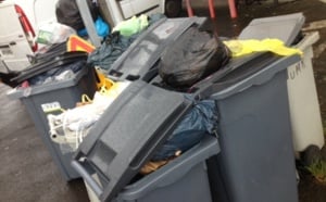 Les poubelles débordent à St-Suzanne: