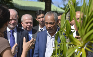 Lurel visite une coopérative de vanille à Bras-Panon