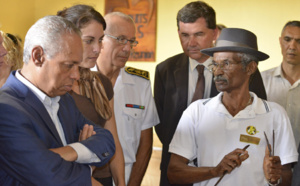 Lurel visite une coopérative de vanille à Bras-Panon
